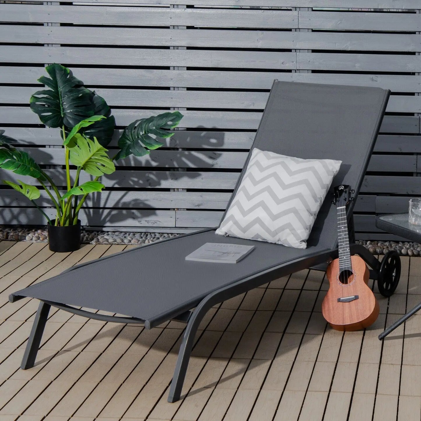 Garden Sun Lounger with Wheels – Reclining 6-Position Outdoor Chaise