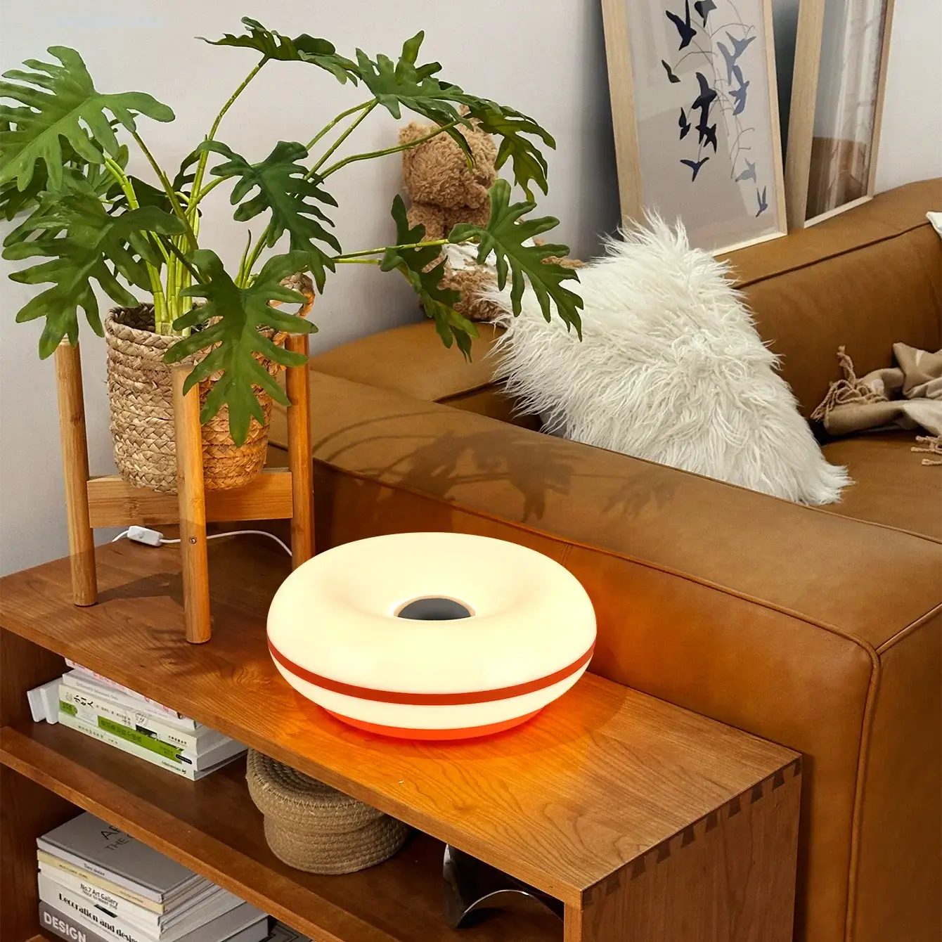 Bauhaus Table Lamp – USB Plug-In Donut Ambient Light