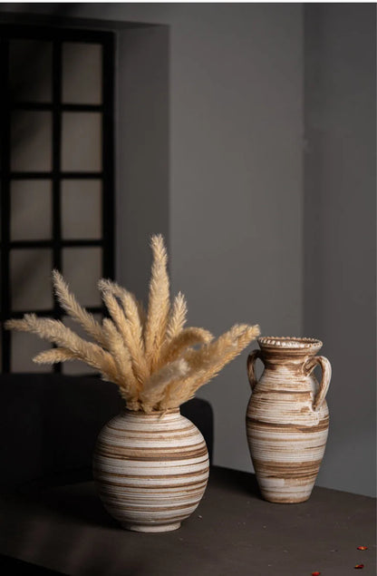 Simple Wabi Sabi Style Vase – Handcrafted Stoneware Elegance