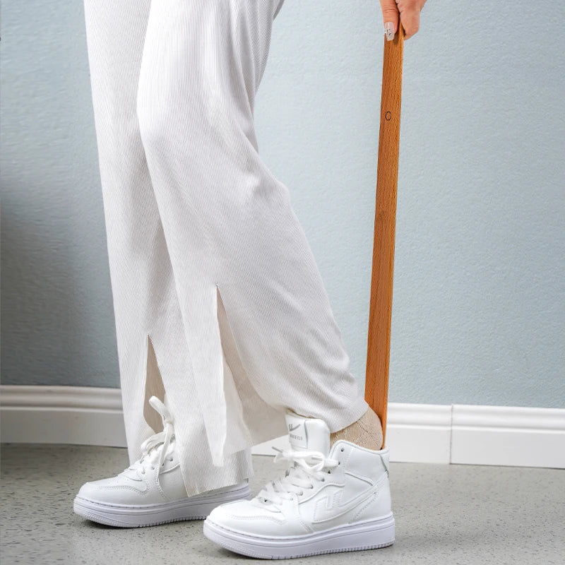 Magnetic Shoehorn – Durable Beech Wood Design for Effortless Shoe Assistance