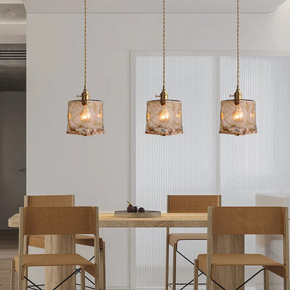 Modern Brass Pendant Light - Elegant, Vintage-Style Hanging Fixture